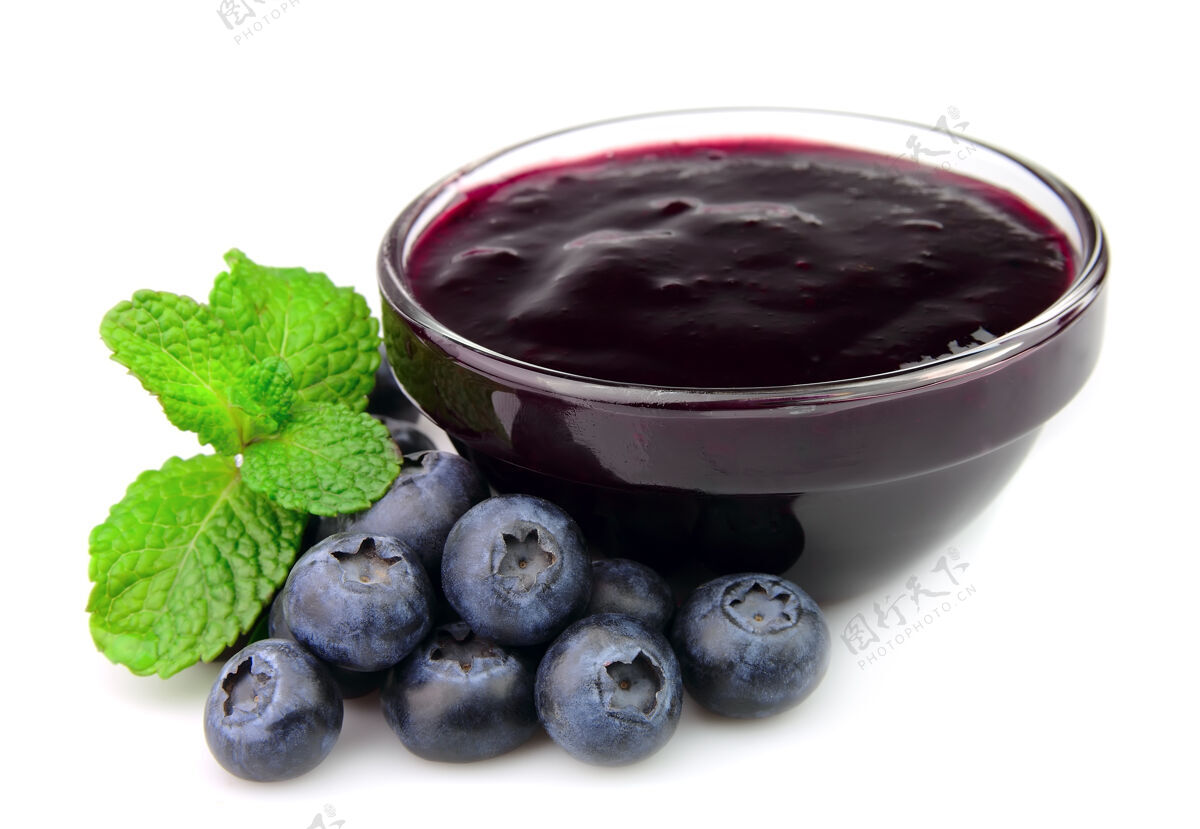 薄荷果酱罐 蓝莓和薄荷 白色新鲜零食食物