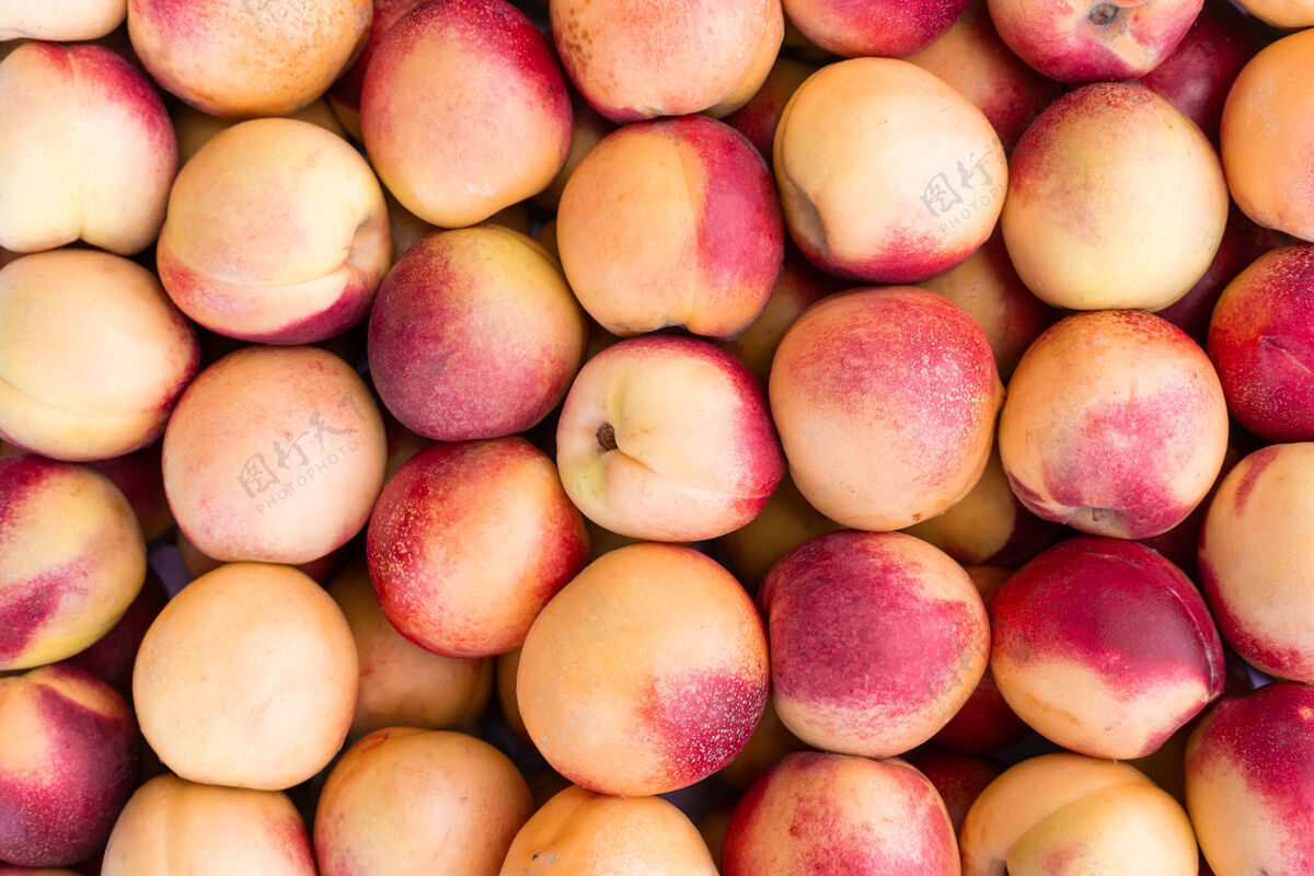 维生素一个美丽的芳香成熟的油桃 从顶部的看法营养芳香的数字