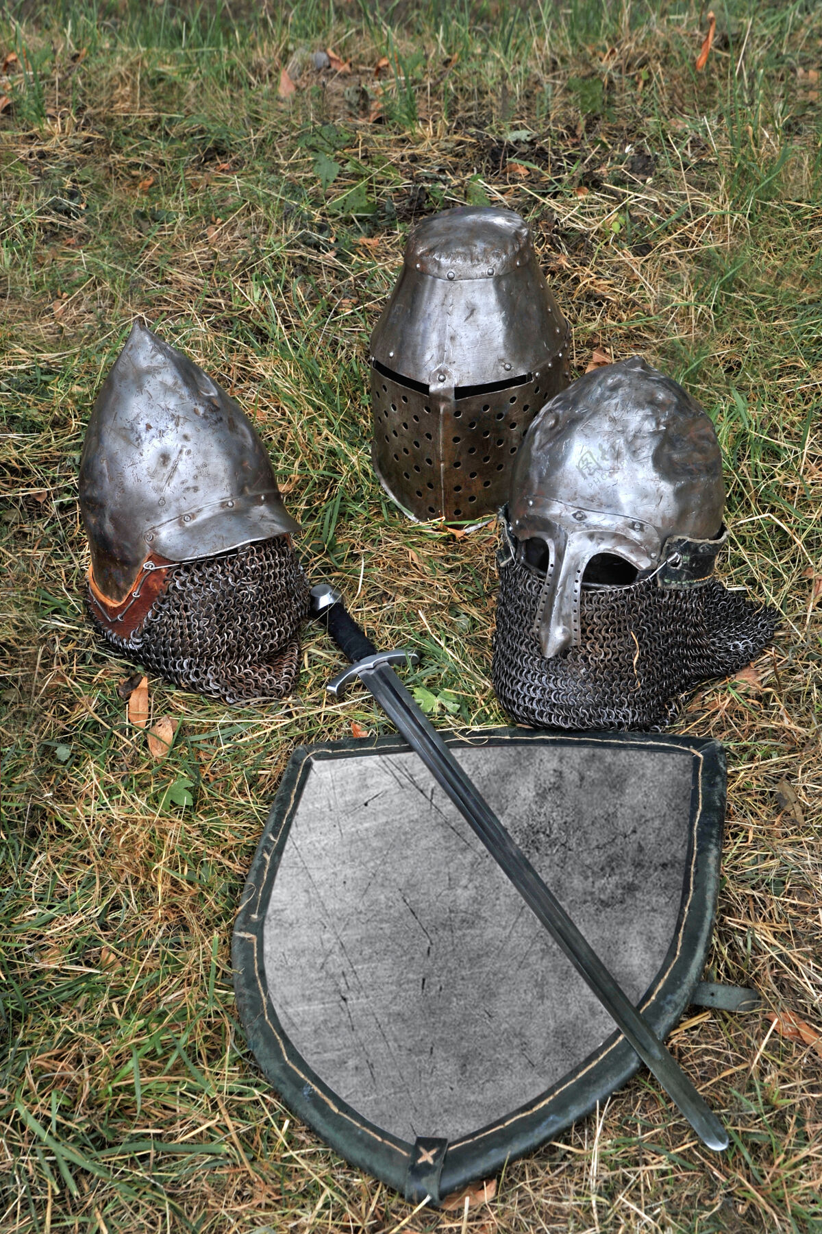 链接中世纪历史重建的骑士头盔战斗衣服军事骑士的服装骑士盔甲安全古董历史