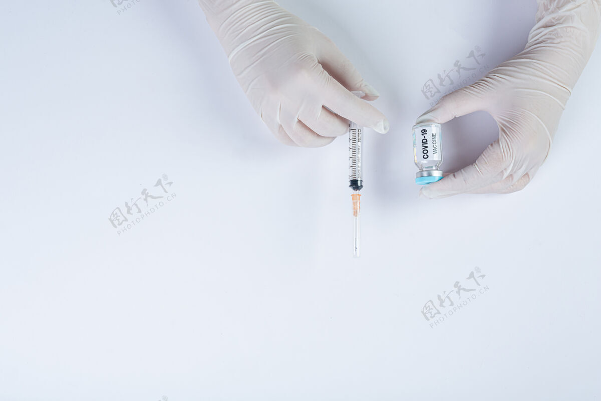 微生物学把科学家或医生手里的一小瓶疫苗合上诊断科学血液