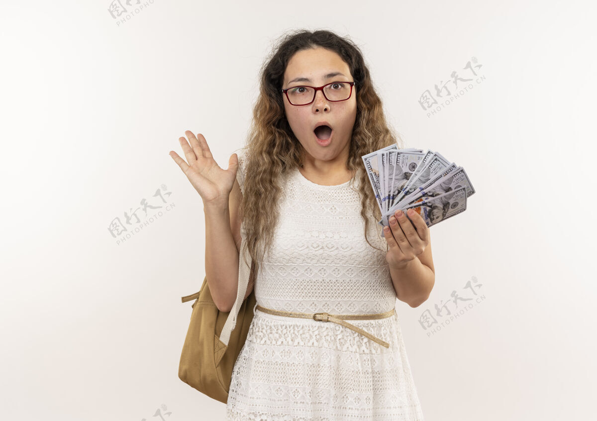 抱年轻漂亮的女学生戴着眼镜 背着包 手里拿着钱 手上空空如也 白白的空包秀