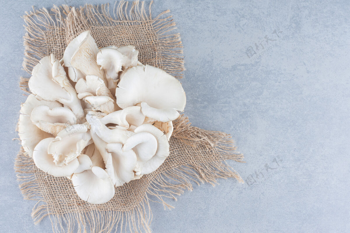配料袋装有机鲜蘑菇烹饪牡蛎新鲜
