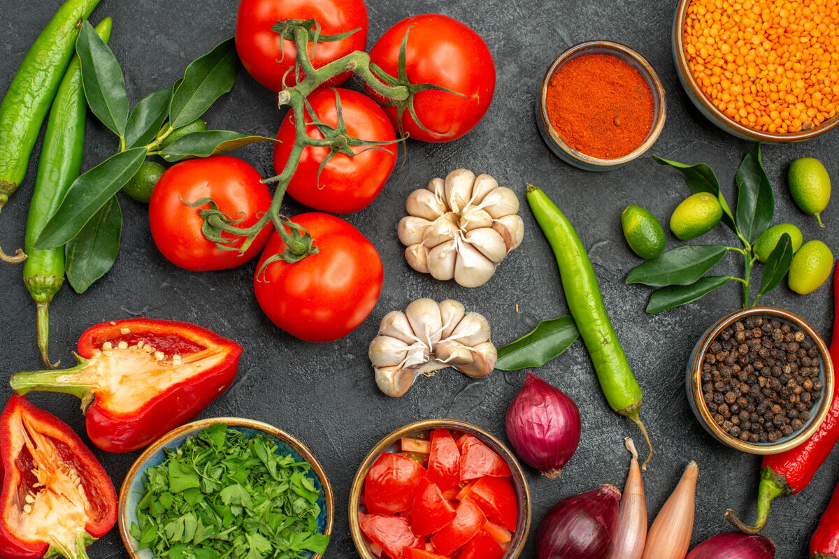 胡椒顶部特写蔬菜五颜六色的蔬菜香料和小扁豆有机水果食品