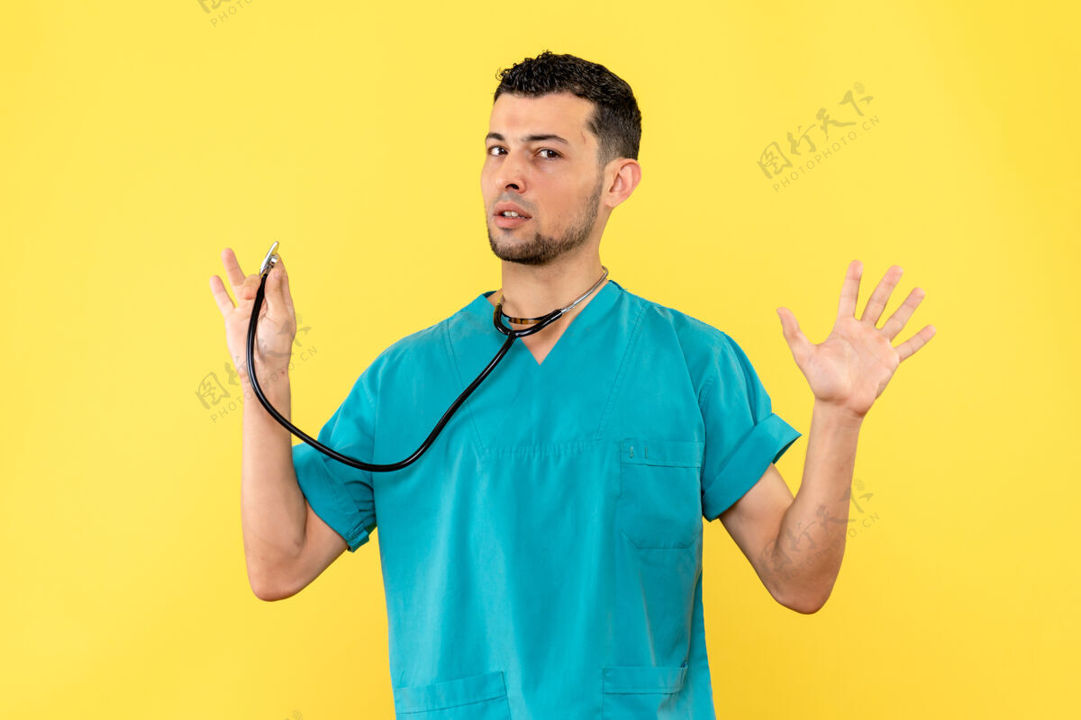 男性心脏病学专家心脏病学专家担心他的病人担心医学专业