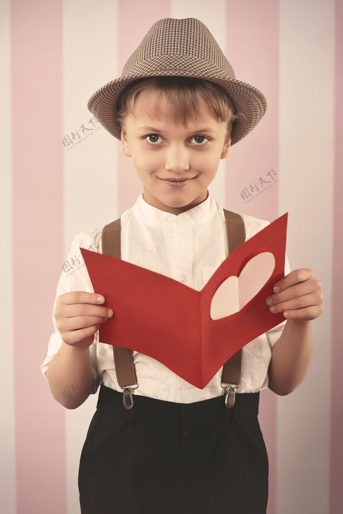 帽子秘密寄信人寄来的浪漫信制作礼物男孩