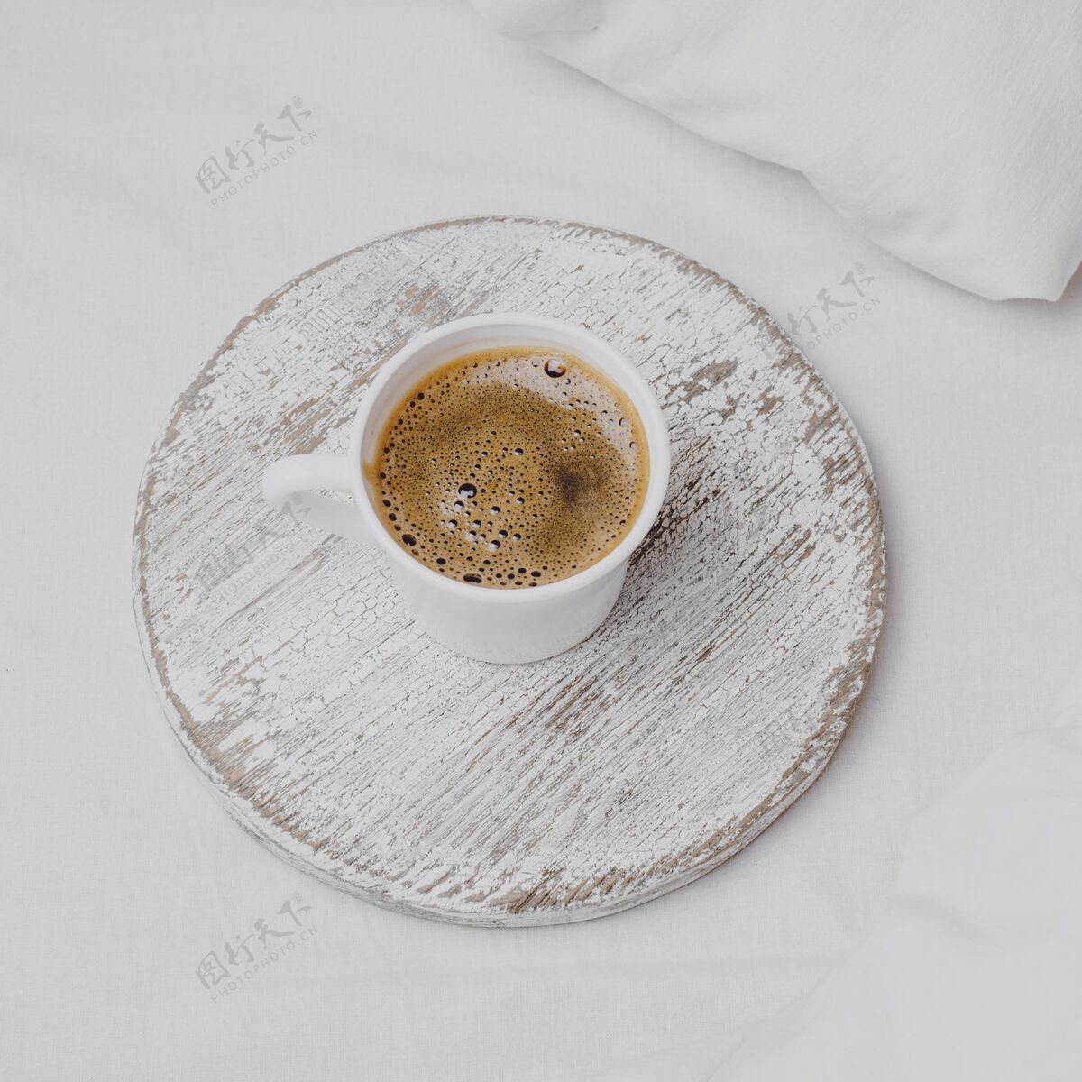 杯子床上高角度的咖啡早上早午餐早餐